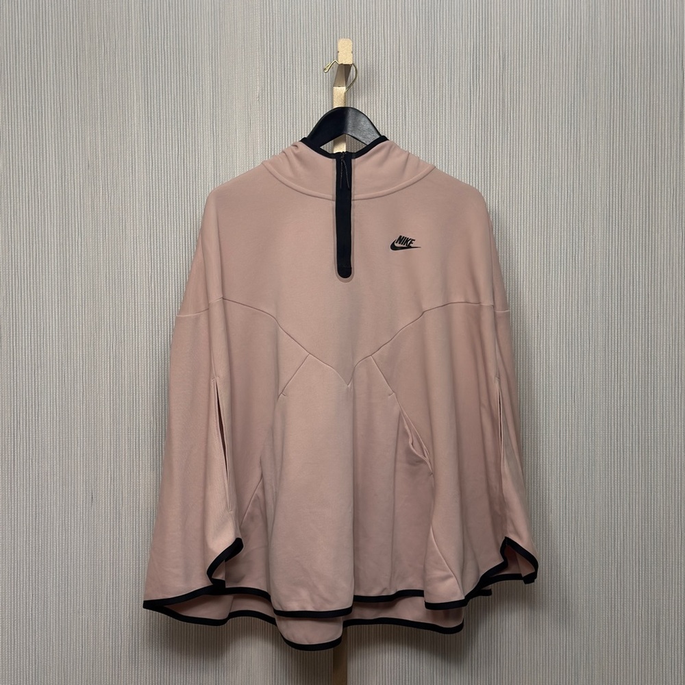Nike Sportswear Tech Fleece Oversized Poncho Hoodie | Women’s Large